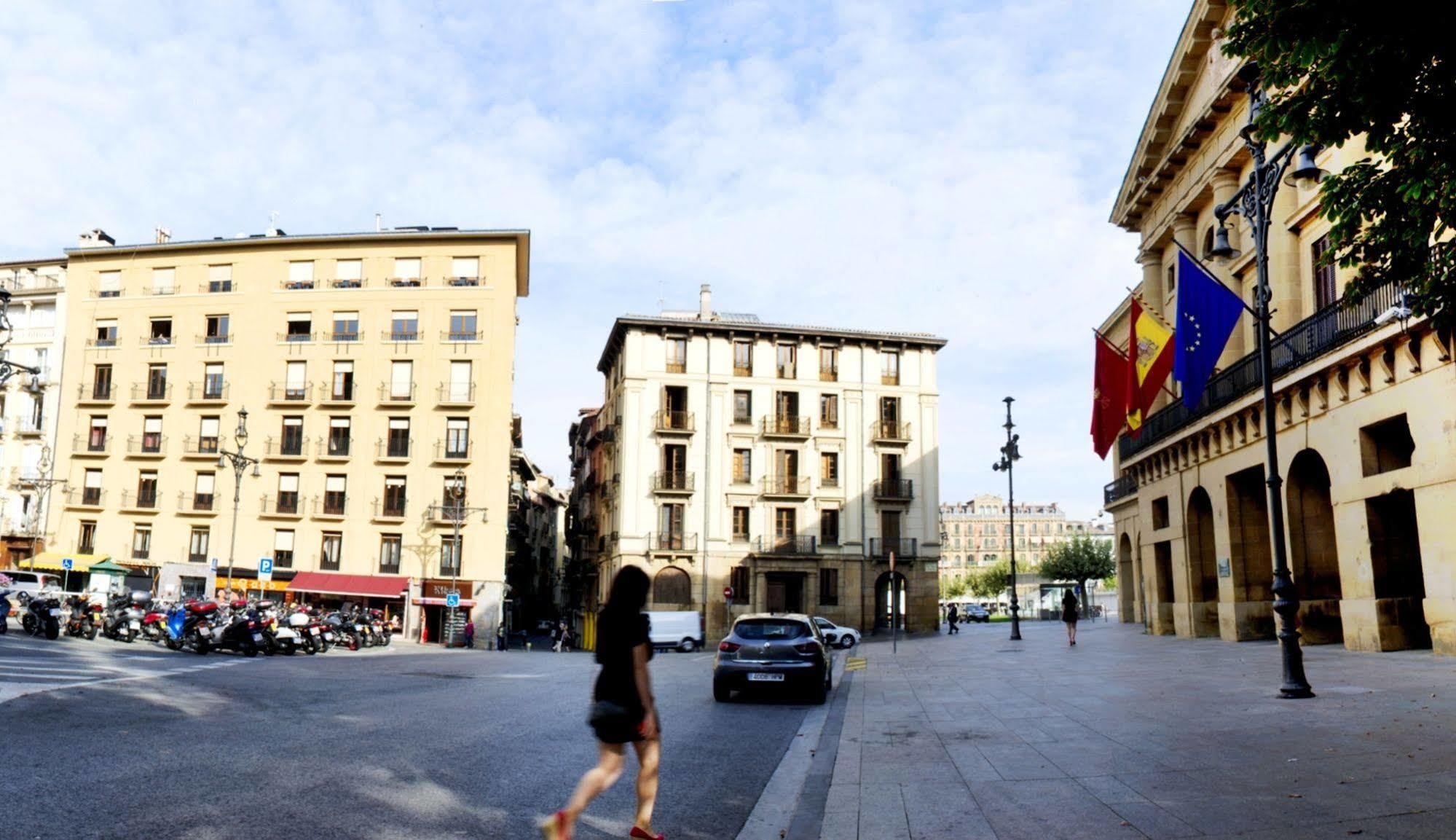 Hostal Arriazu Pamplona Exterior foto